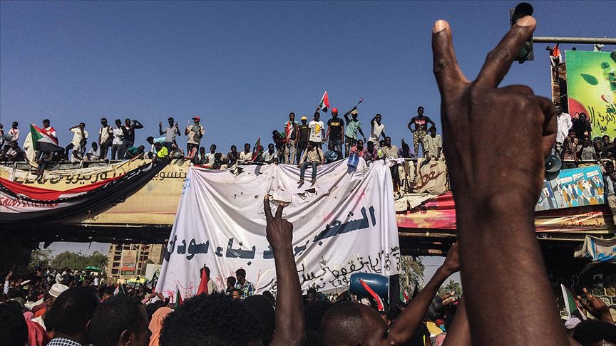 Suudi Arabistan ve BAE'den Sudan'daki darbeye destek
