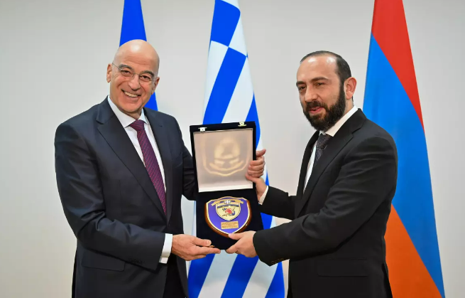 Οι υπουργοί Άμυνας της Αρμενίας και της Ελλάδας συνεργάστηκαν – Istiklal Journal
