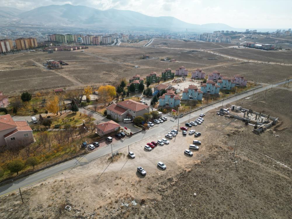 Niğde Valiliği koruma altında olan 9 yaşındaki çocuğun ölümüyle ilgili basın açıklaması yaptı