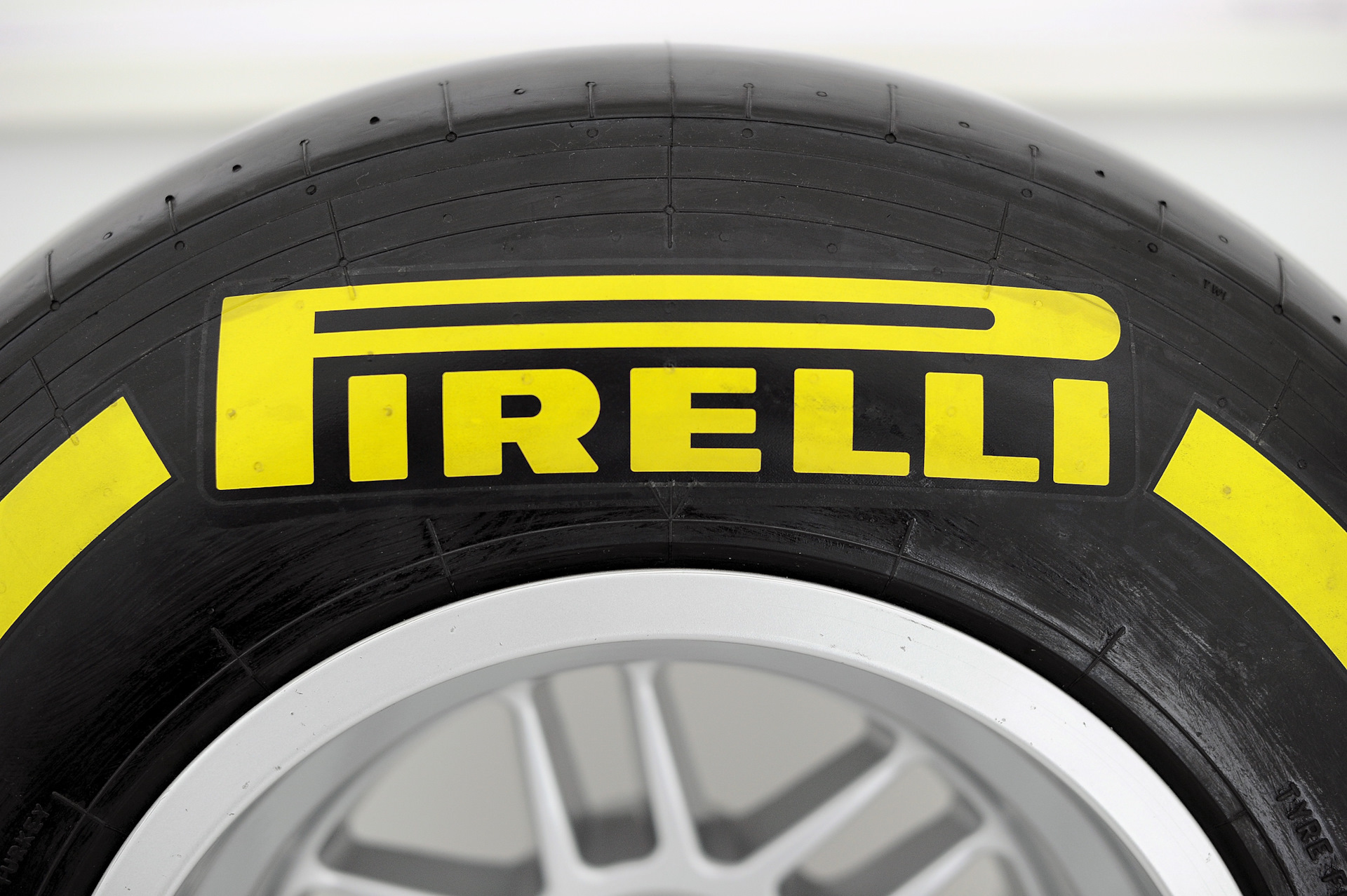 Pirelli ediliyor boykot mu? 