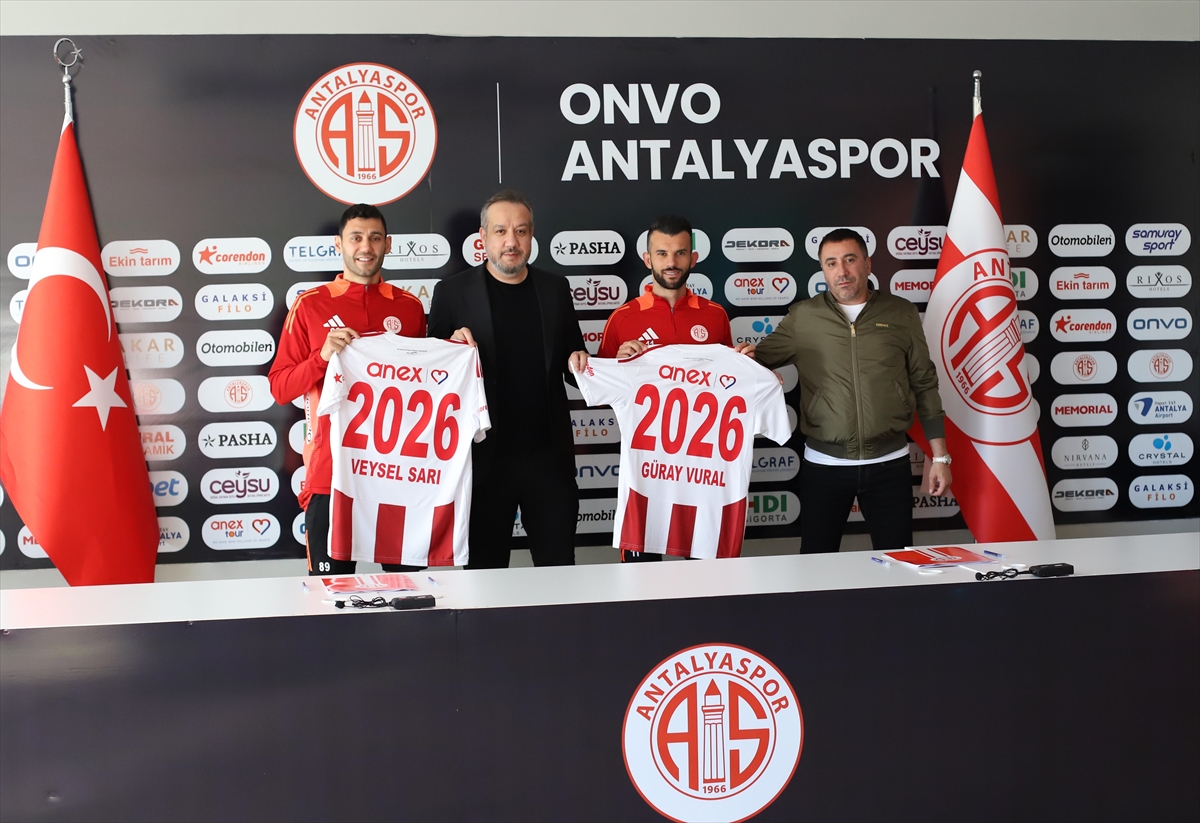 Antalyaspor'da Veysel Sarı ve Güray Vural'ın sözleşmeleri uzatıldı