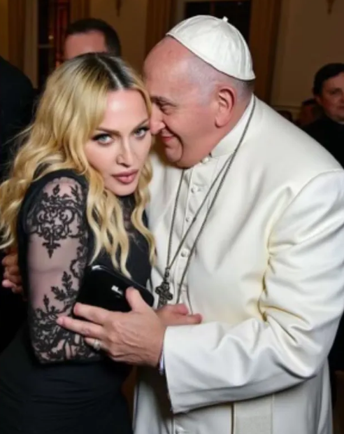 Madonna İki̇ Fotoğraf Paylaşti