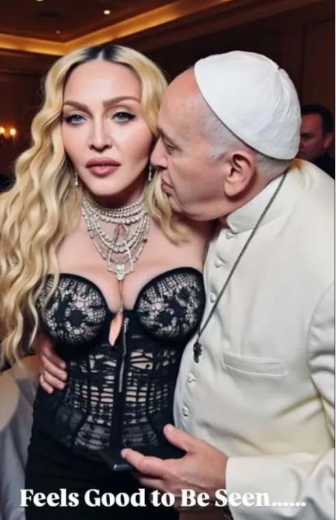 Madonna Papa Ile Fotoğraaf Paylaştı