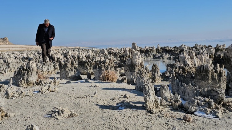 3 bin 712 kilometrekarelik Van Gölü’nde su seviyesi düşmeye devam ediyor