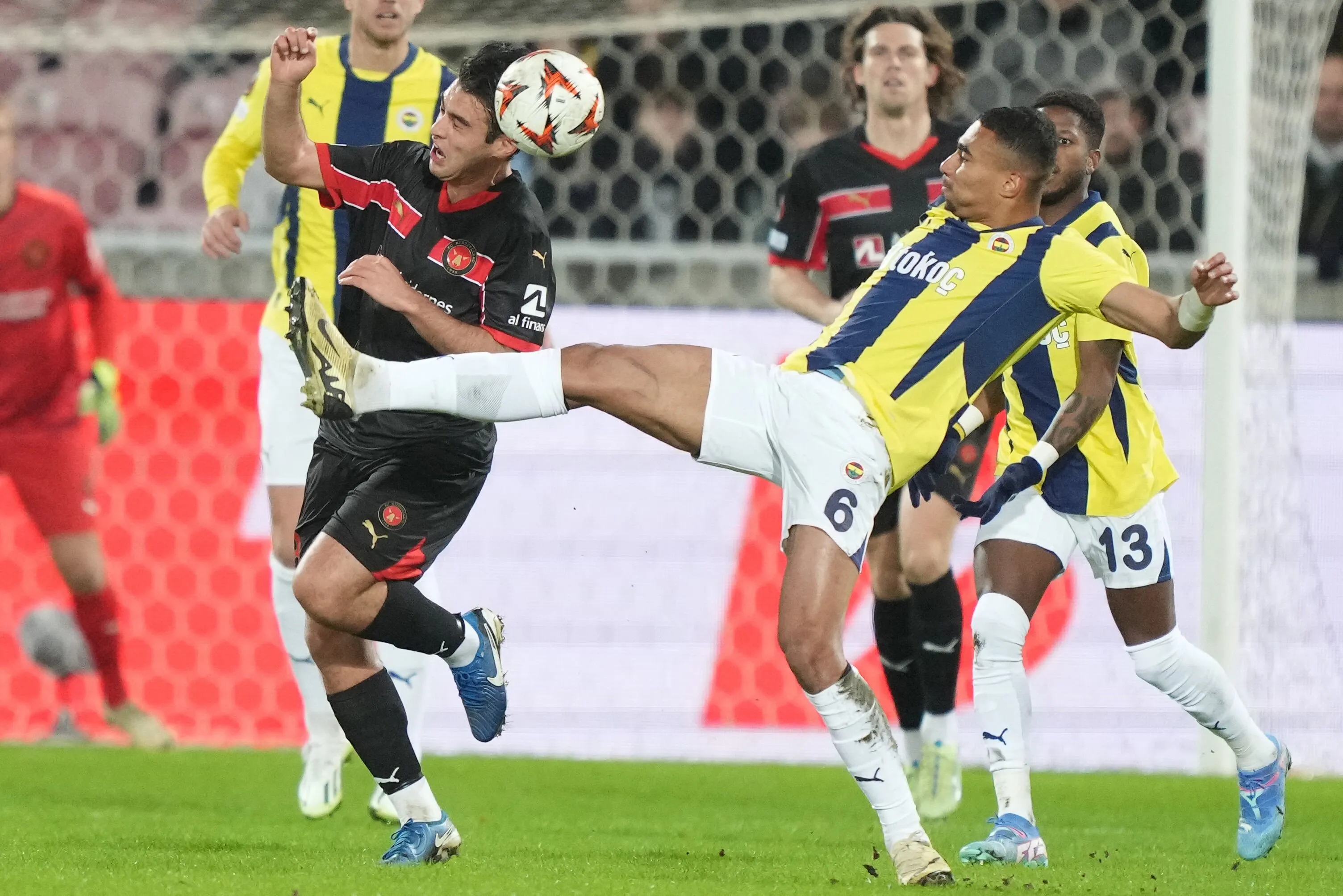 Fenerbahce Midtjylland Deplasmaninda Play Off Biletini Aldi