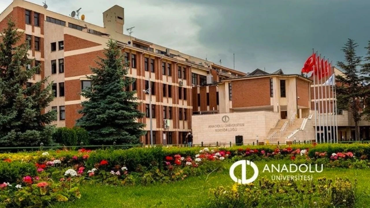 Anadolu Üniversitesi bütünleme