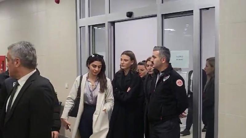 Serenay Sarikaya Dha 2322554 1