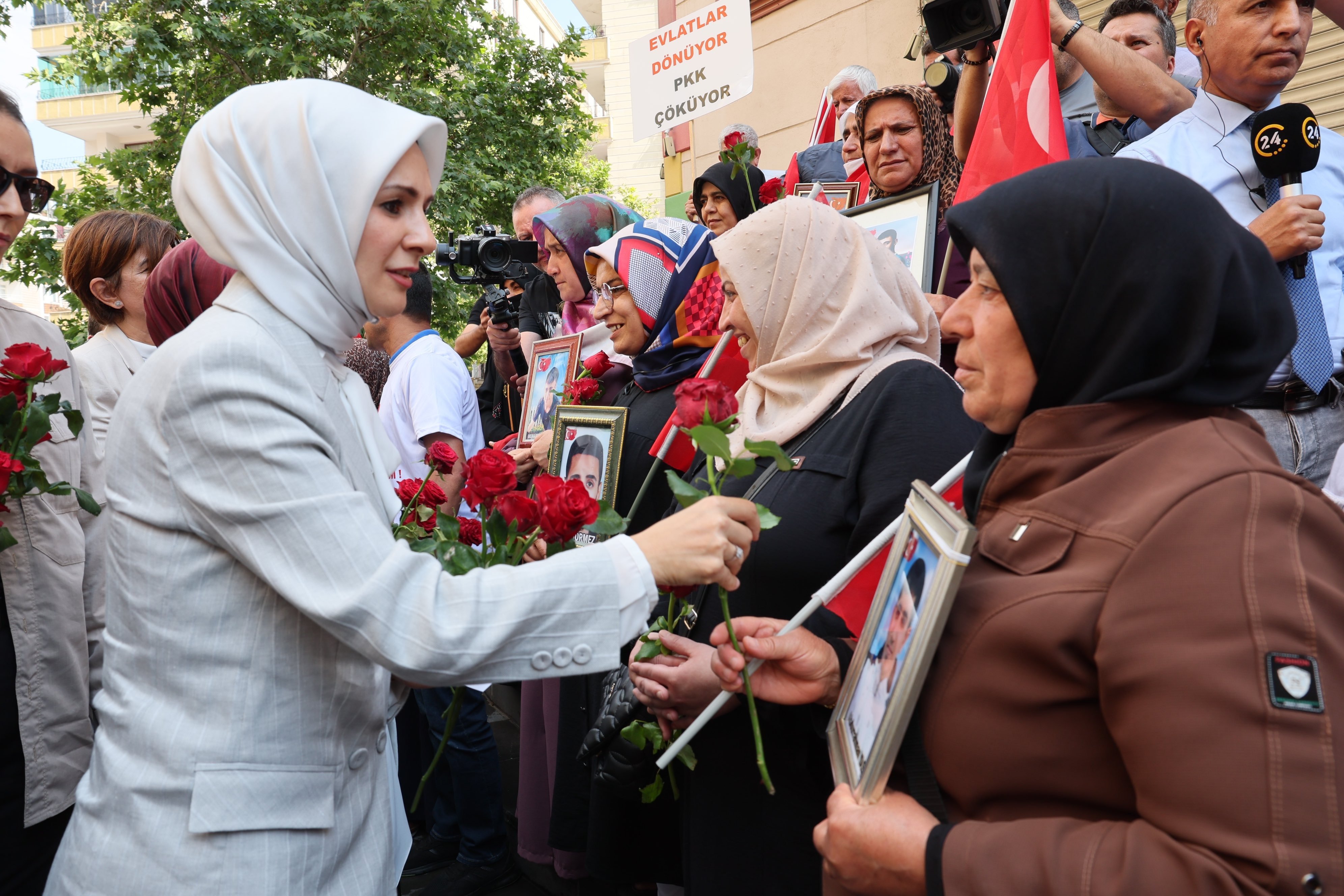 Bakan Göktaş'tan, Diyarbakır annelerine yönelik paylaşım