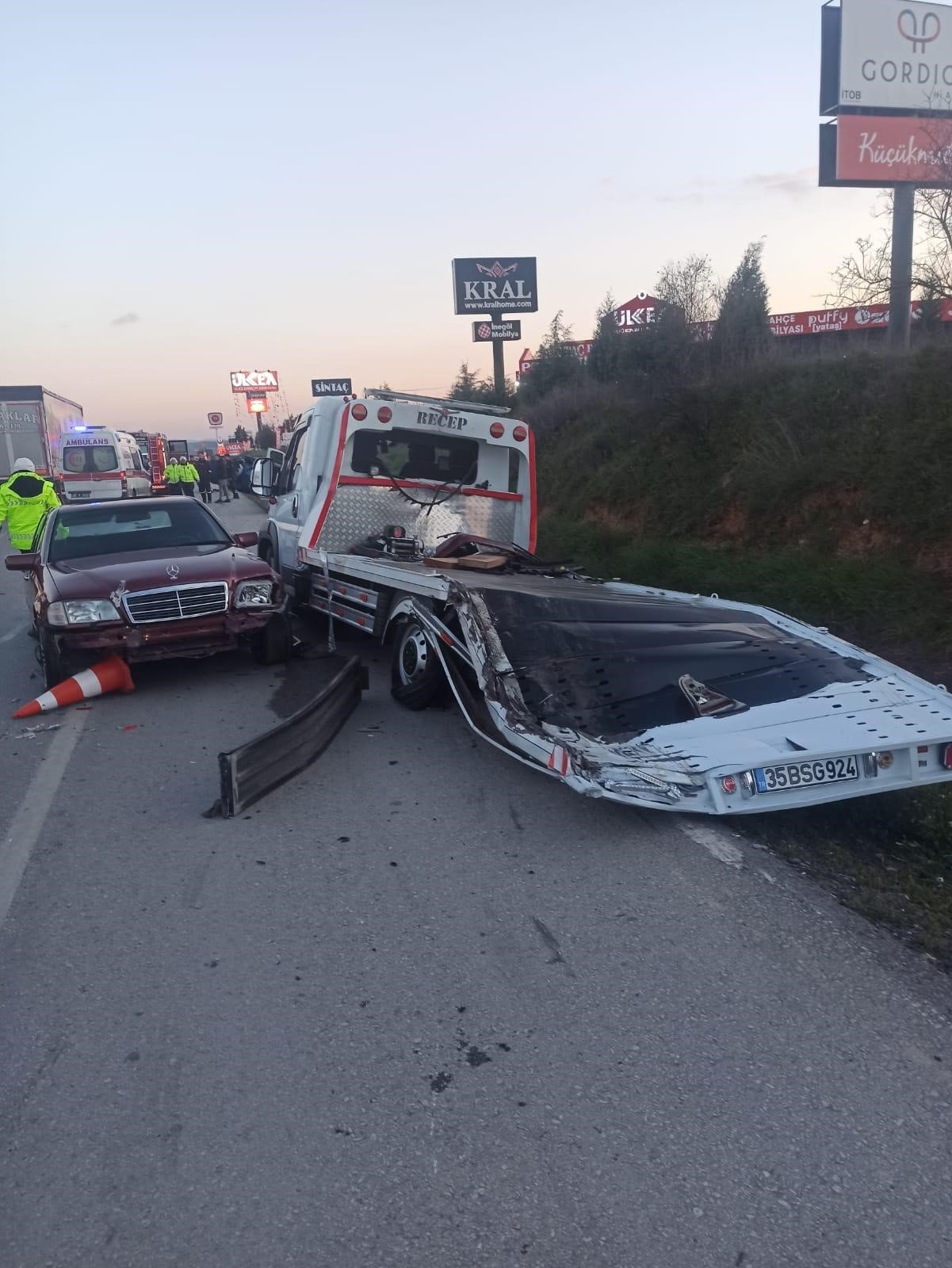 İzmir'de alkollü sürücü dehşet saçtı: 1 ölü, 1 ağır yaralı