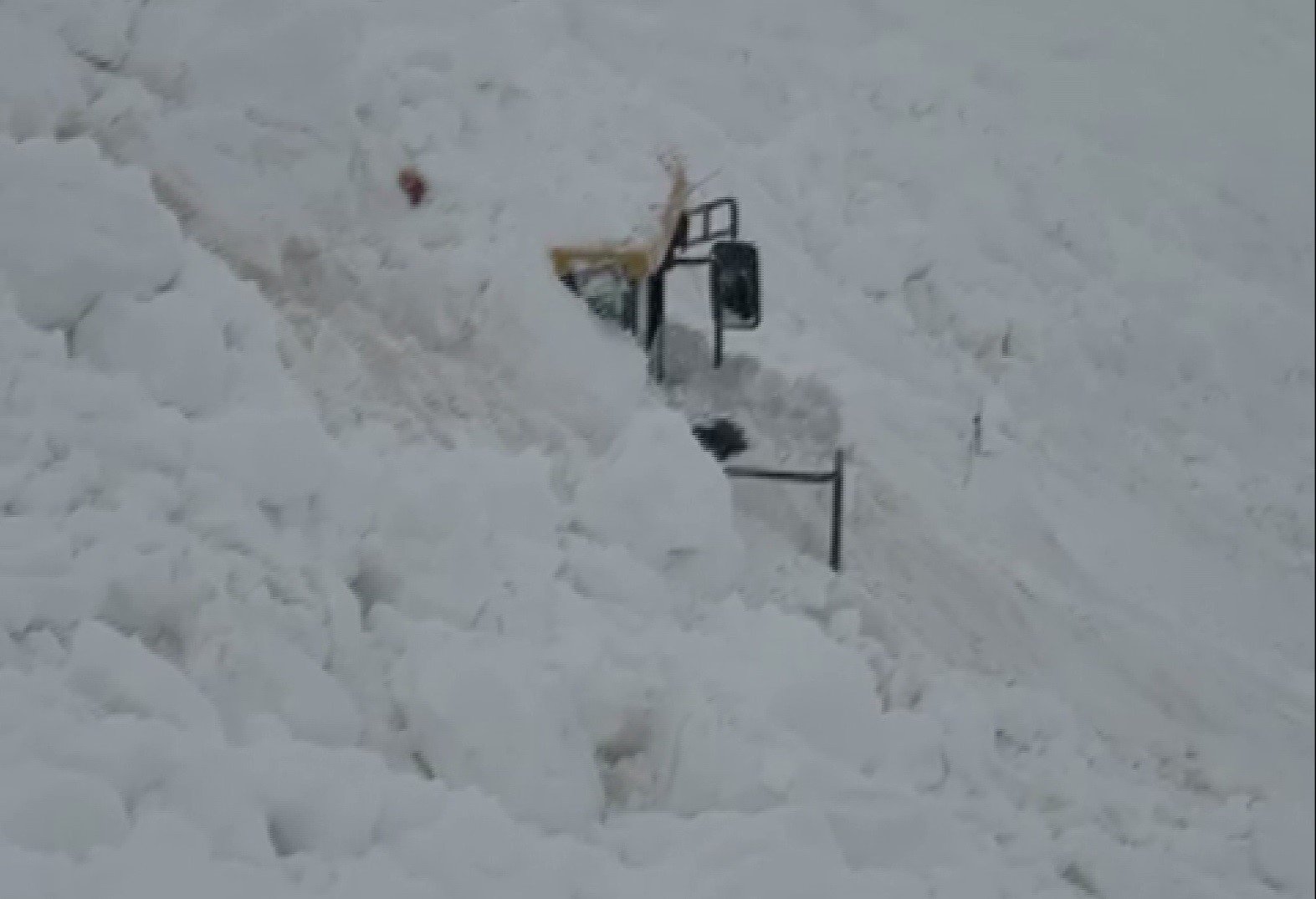 Şırnak'ta çığ altında kalan operatör: Bir an öylece durdum, başka bir şey yapamadım