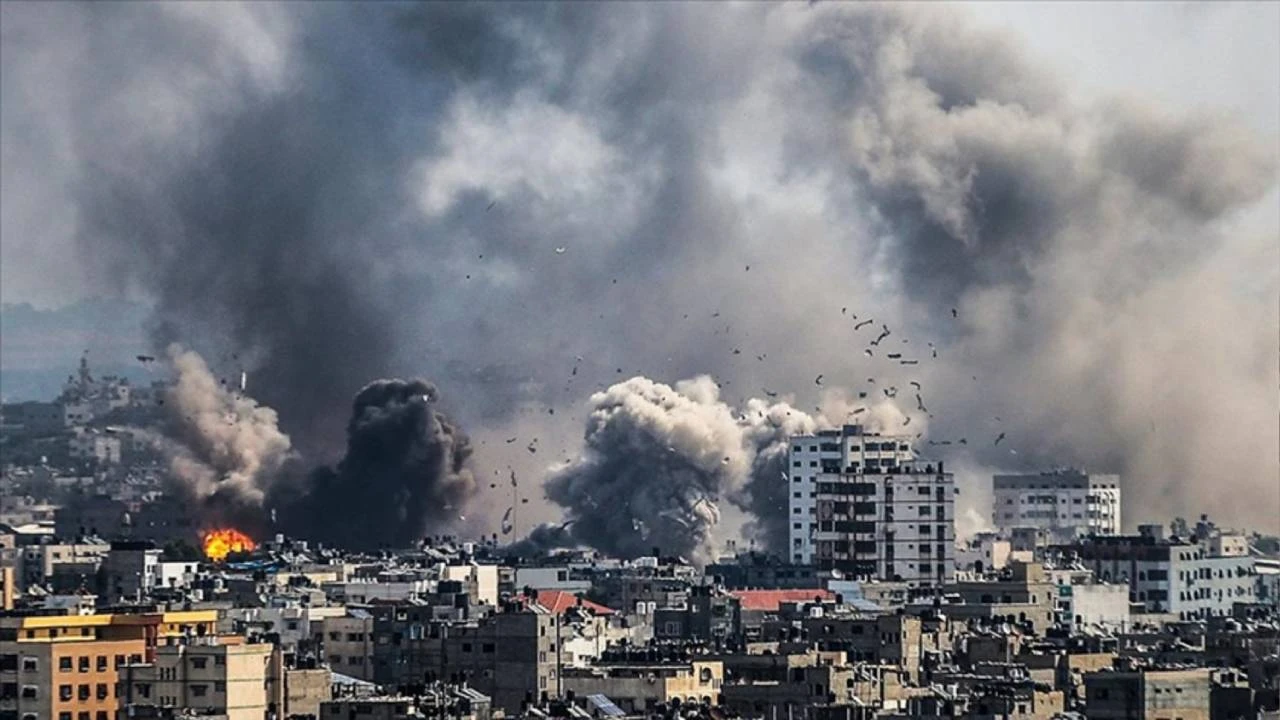 İsrail Gazzeyi Bombalarken