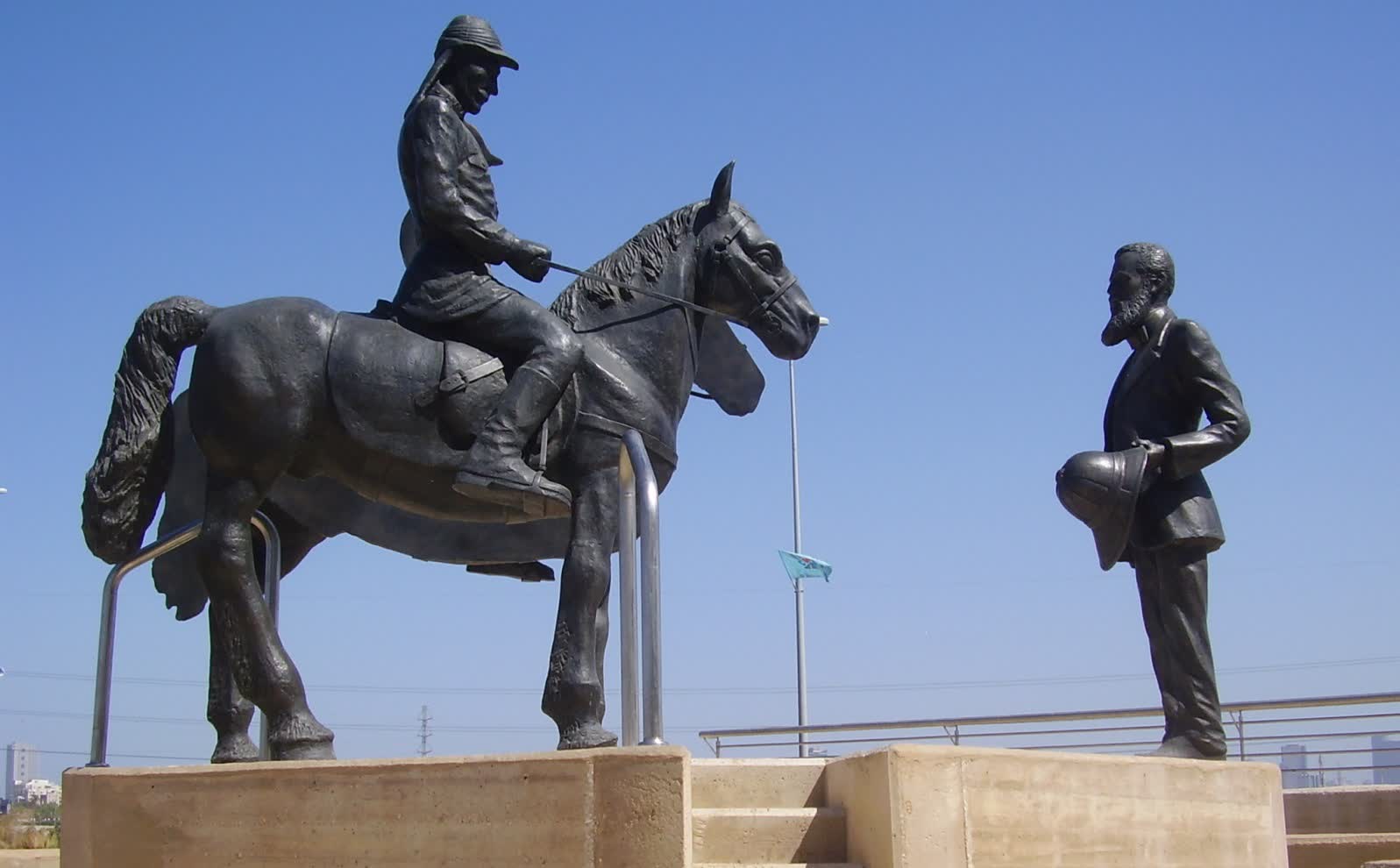 Theodor Herzl Ve Kral Ii. Wilhelm’in Görüştüğünü Simgeleyen Heykel Yafa Filistin Israil