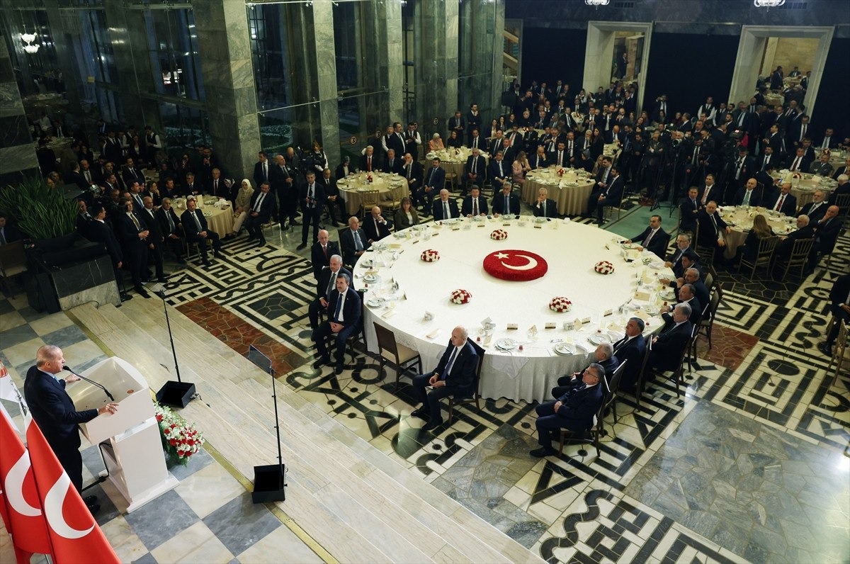 DEVA Partisi Genel Başkanı Ali Babacan, Adana'da iftar programına katıldı