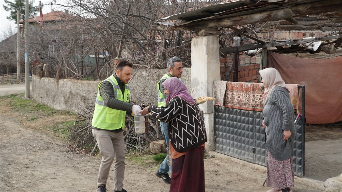 Çorum'daki tarihi aşevinde günlük 1500 kişiye iftar veriliyor