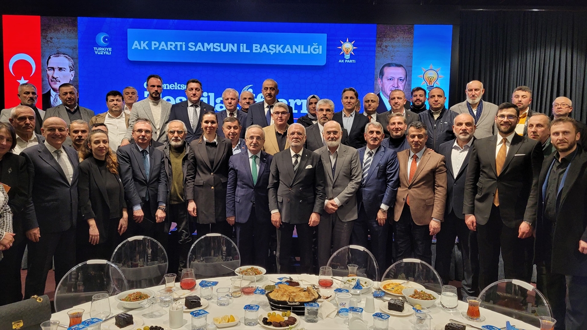 AK Parti Genel Başkanvekili Mustafa Elitaş, Samsun’da düzenlenen iftar programında partililerle bir araya geldi.