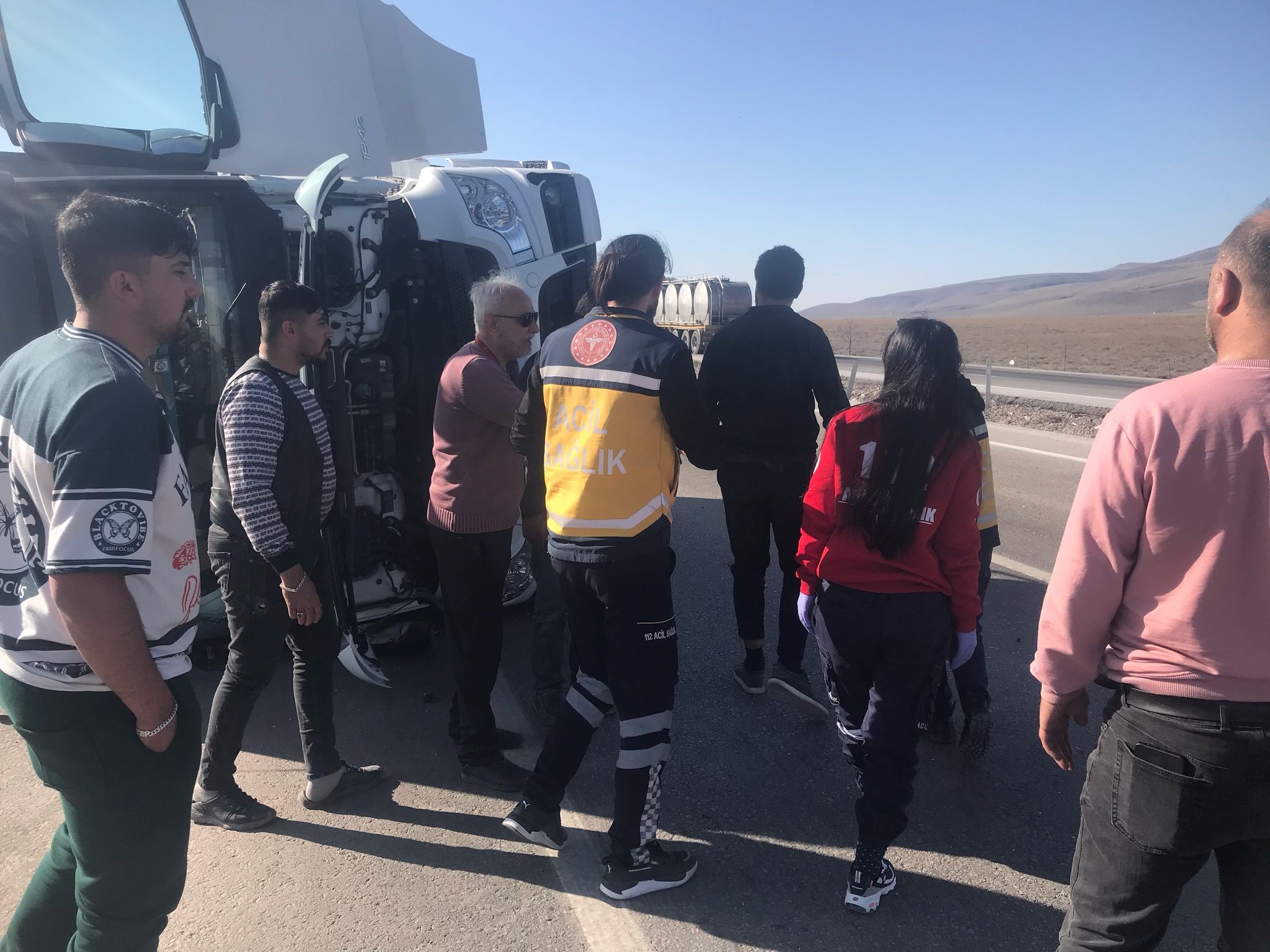 Konya'da tır devrildi