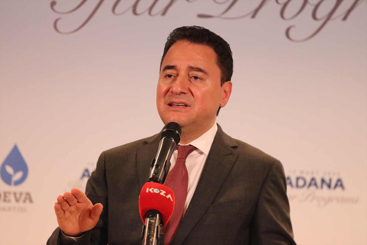 DEVA Partisi Genel Başkanı Ali Babacan, Adana'da iftar programına katıldı