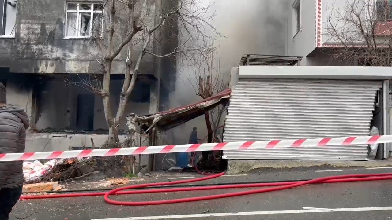 Ortalık savaş alanına döndü! Tekirdağ Çerkezköy'deki doğal gaz patlaması: 4 yaralı