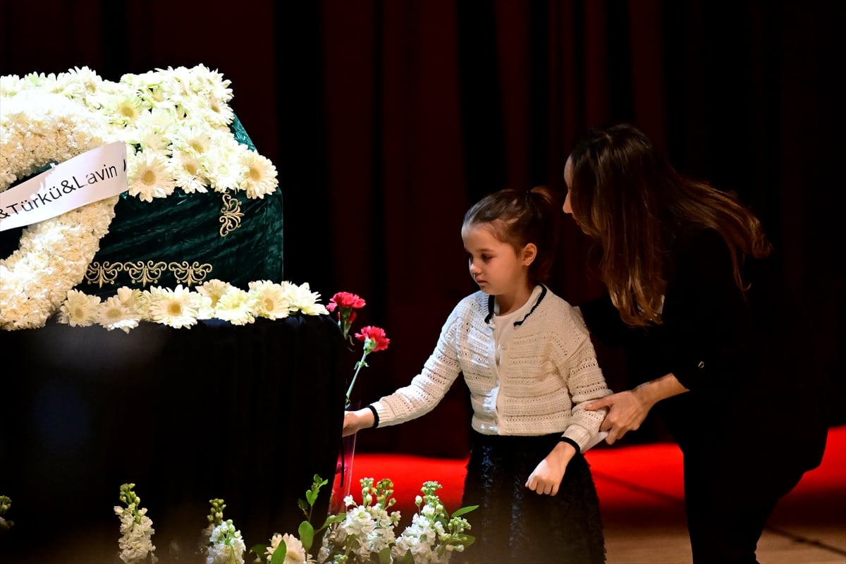 Sanatçı Edip Akbayram için CRR'de tören düzenlendi