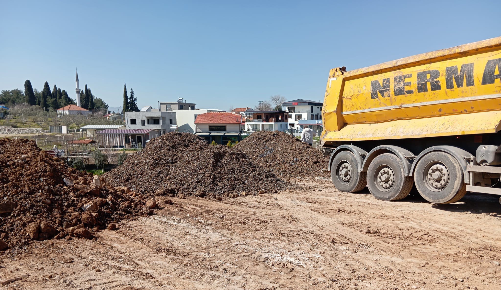 İzmir'de çevre felaketi! Eski kurşun fabrikasının atıkları izinsiz ilçeye döküldü