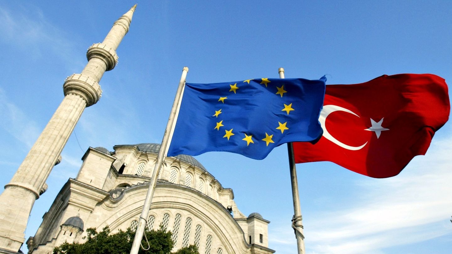 Le Monde'a göre Türkiye, zayıflayan Avrupa Birliği için vazgeçilmez ortak haline geldi