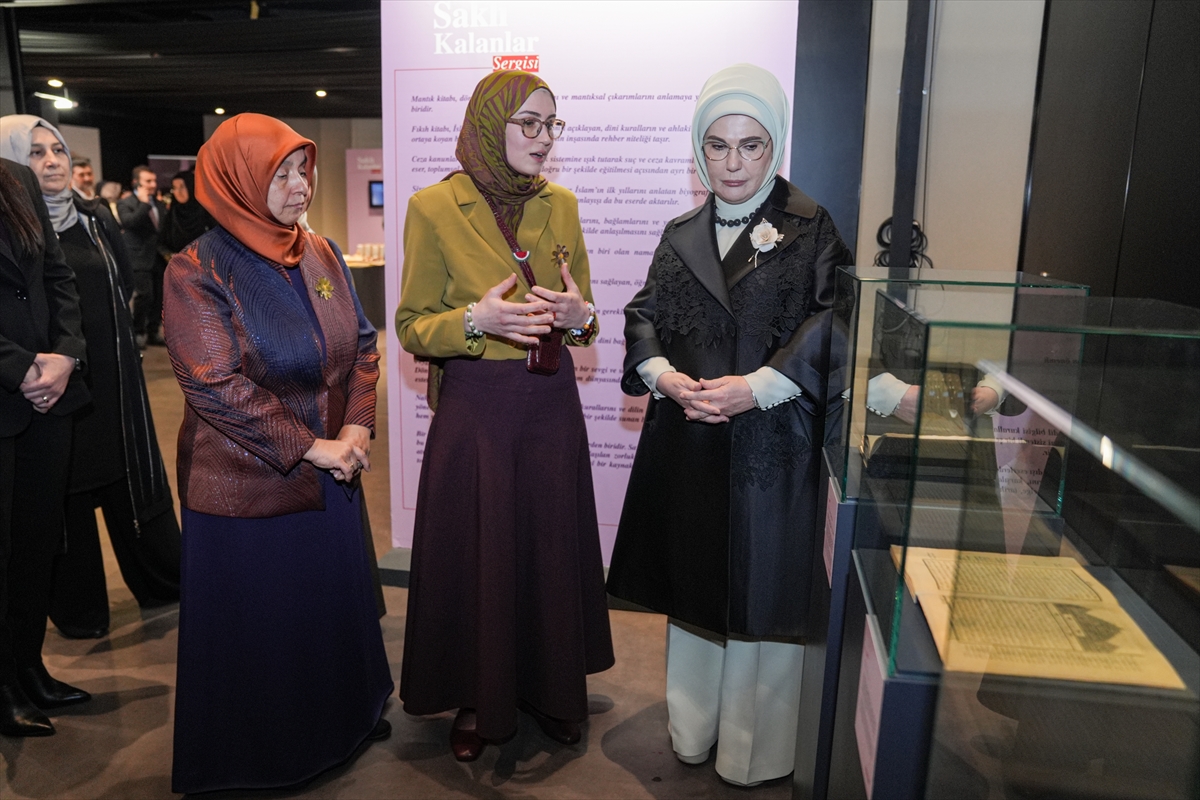 Emine Erdoğan "Saklı Kalanlar" sergisinin açılışını yaptı