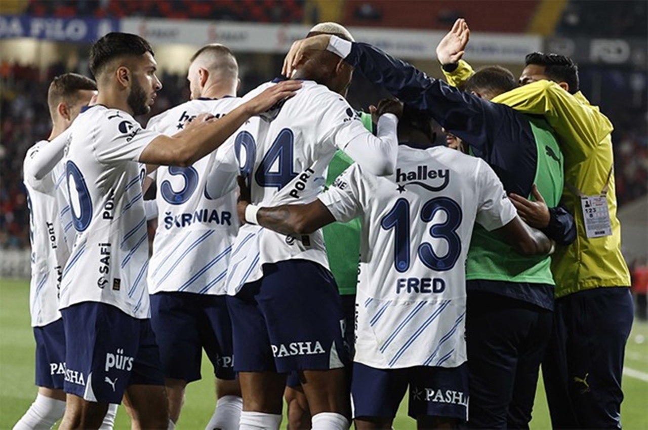 Başakşehir–Fenerbahçe Maçıyla Süper Lig'de Kritik Hafta 4